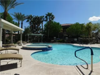 Photo #2: 2382371 Listing 