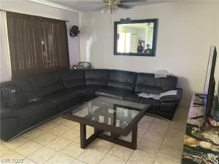 Photo #3: 2382372 Listing