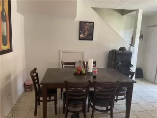 Photo #4: 2382372 Listing