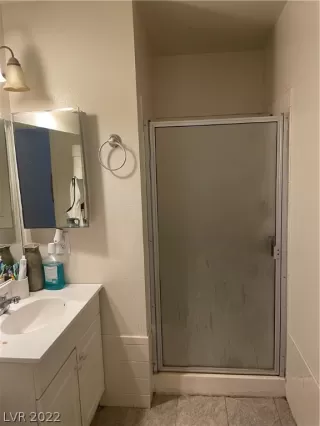 Photo #6: 2382372 Listing