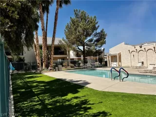 Photo #2: 2382380 Listing