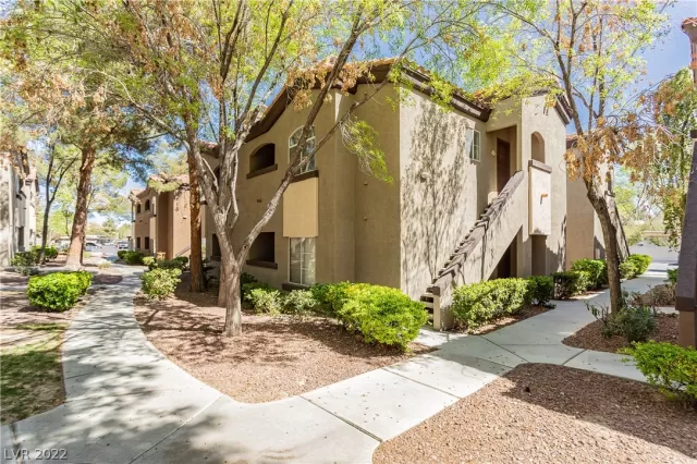 MLS: 2382383 Condo For Sale