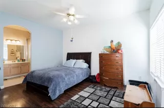 Photo #1: 2382383 Listing