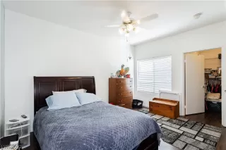 Photo #3: 2382383 Listing