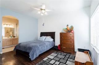 Photo #5: 2382383 Listing