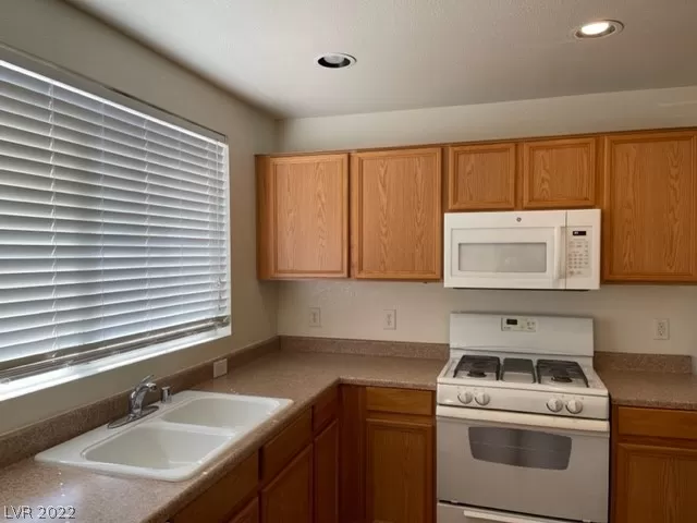 MLS: 2382392 Condo For Sale