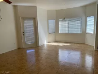 Photo #3: 2382392 Listing 