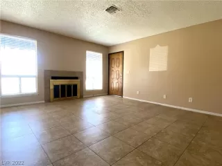 Photo #3: 2382393 Listing