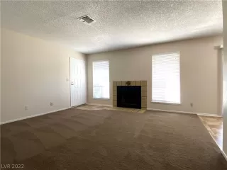 Photo #4: 2382394 Listing