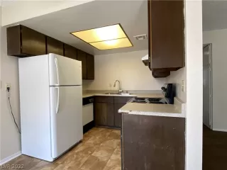 Photo #6: 2382394 Listing