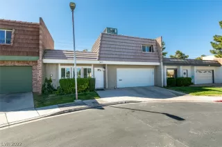 Photo #3: 2382395 Listing