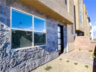 Photo #6: 2382433 Listing