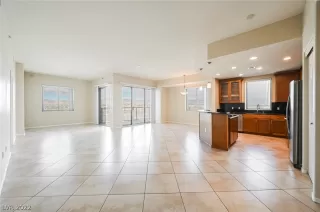 Photo #3: 2382436 Listing 