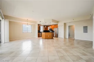Photo #5: 2382436 Listing 