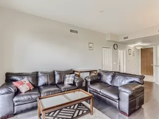 Photo #6: 2382450 Listing