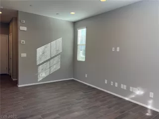 Photo #1: 2382484 Listing 