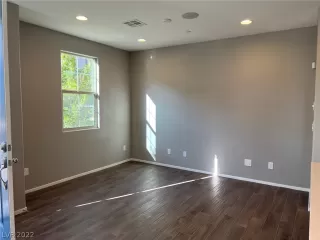 Photo #2: 2382484 Listing 