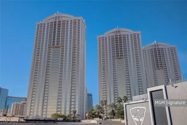 MLS: 2382506 Condo For Sale