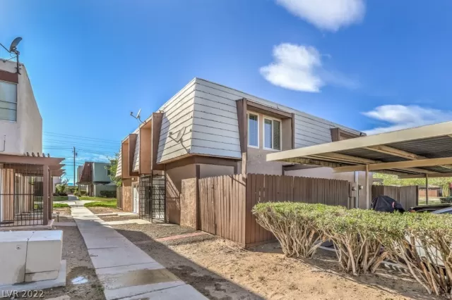 MLS: 2382512 Condo For Sale