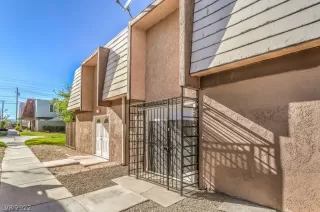 Photo #1: 2382512 Listing