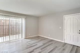 Photo #2: 2382512 Listing