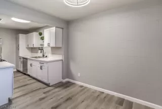 Photo #6: 2382512 Listing