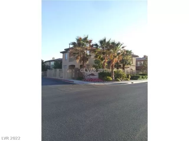 MLS: 2382592 Condo For Sale