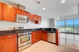 Photo #6: 2382604 Listing