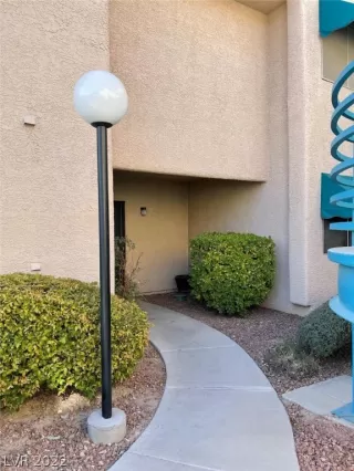 Photo #3: 2382617 Listing