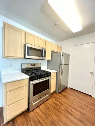 Photo #4: 2382626 Listing 