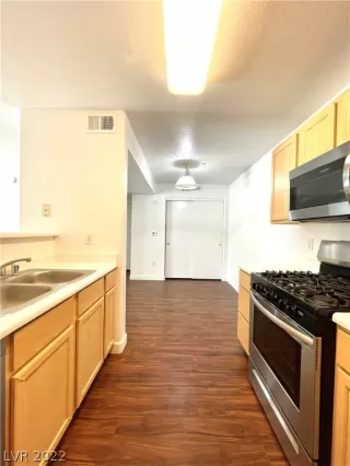 Photo #6: 2382626 Listing 