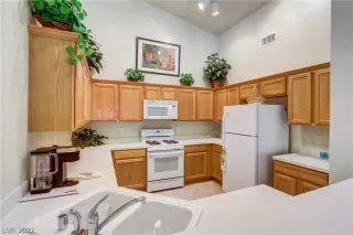 Photo #1: 2382636 Listing