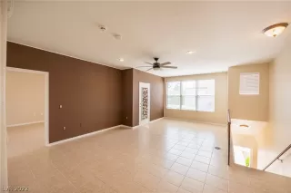 Photo #5: 2382648 Listing 