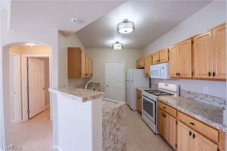 Photo #6: 2382648 Listing 