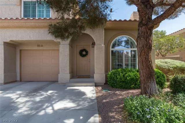 MLS: 2382649 Condo For Sale