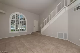 Photo #3: 2382649 Listing