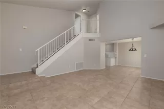 Photo #4: 2382649 Listing