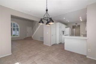 Photo #6: 2382649 Listing