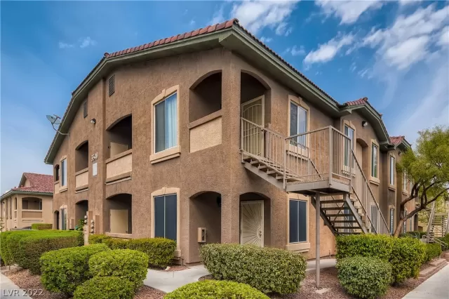 MLS: 2382682 Condo For Sale