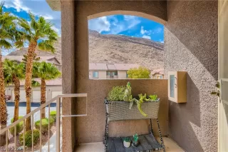 Photo #2: 2382682 Listing