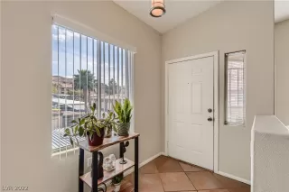 Photo #3: 2382682 Listing