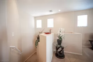 Photo #3: 2382698 Listing 