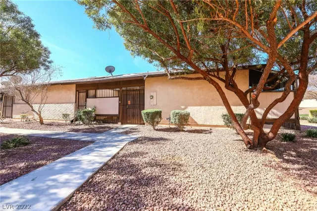 MLS: 2382703 Condo For Sale