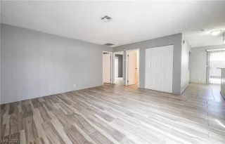 Photo #3: 2382703 Listing 