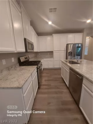 Photo #4: 2382733 Listing 