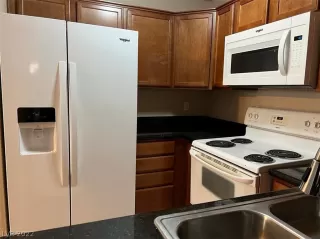 Photo #4: 2382749 Listing 