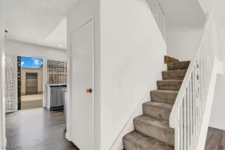 Photo #6: 2382765 Listing 