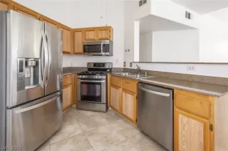 Photo #2: 2382796 Listing