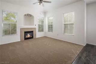 Photo #6: 2382796 Listing