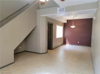 Photo #4: 2382798 Listing 